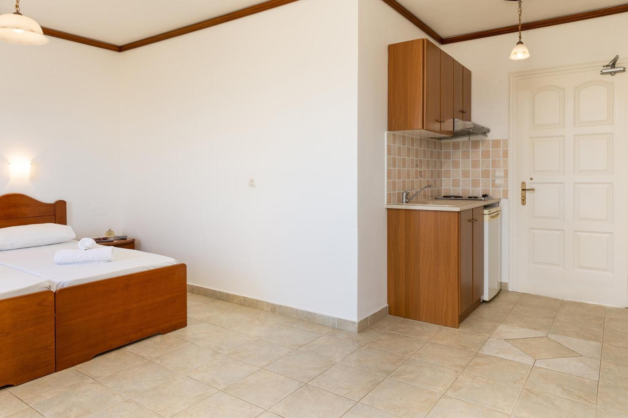 Naxos Edem Studios & Apartments Naxos City エクステリア 写真