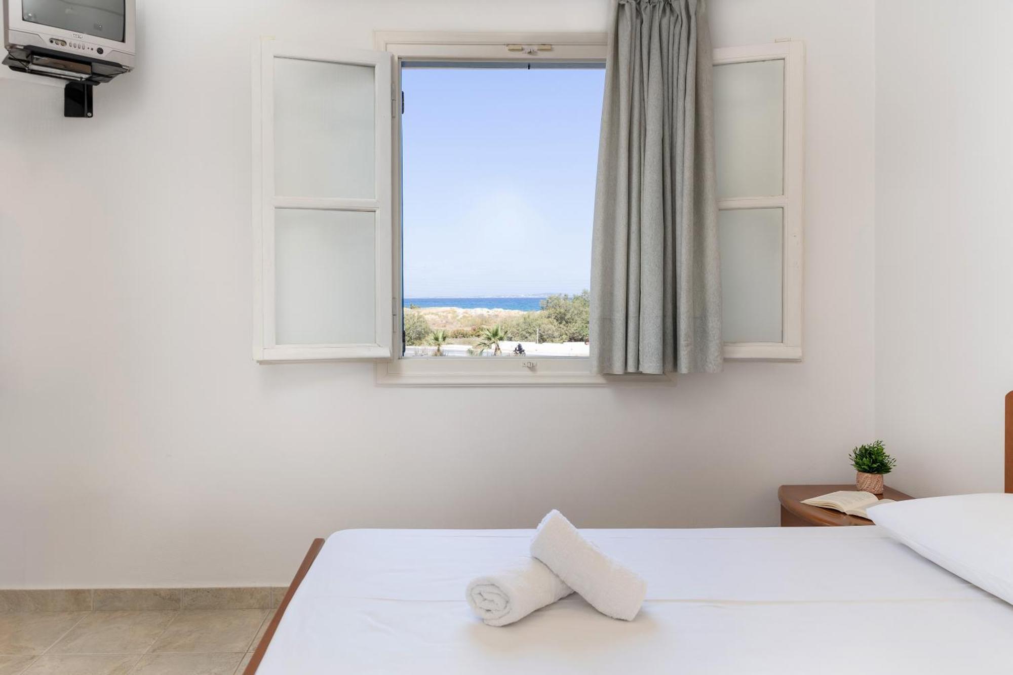 Naxos Edem Studios & Apartments Naxos City エクステリア 写真
