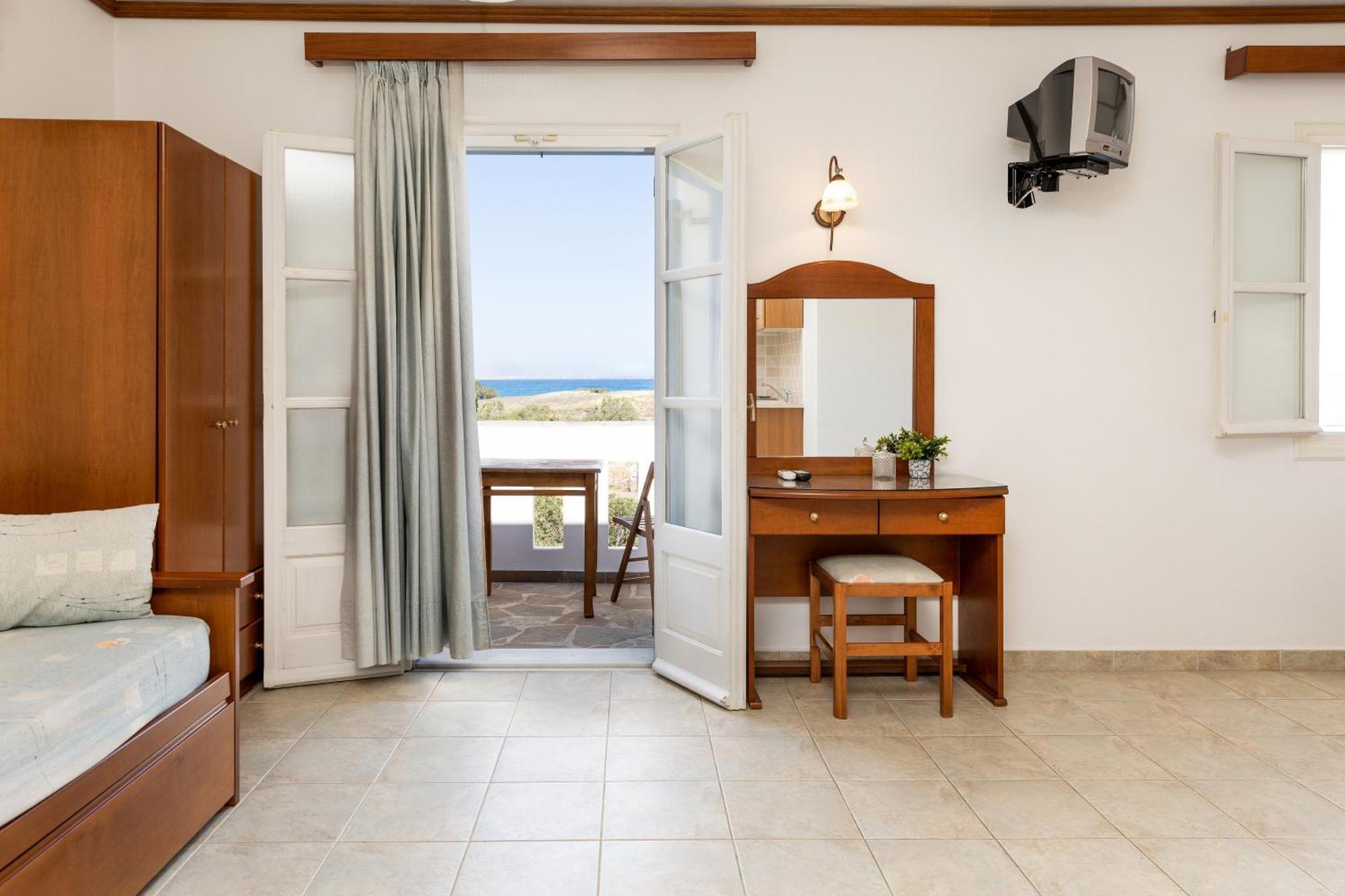 Naxos Edem Studios & Apartments Naxos City エクステリア 写真