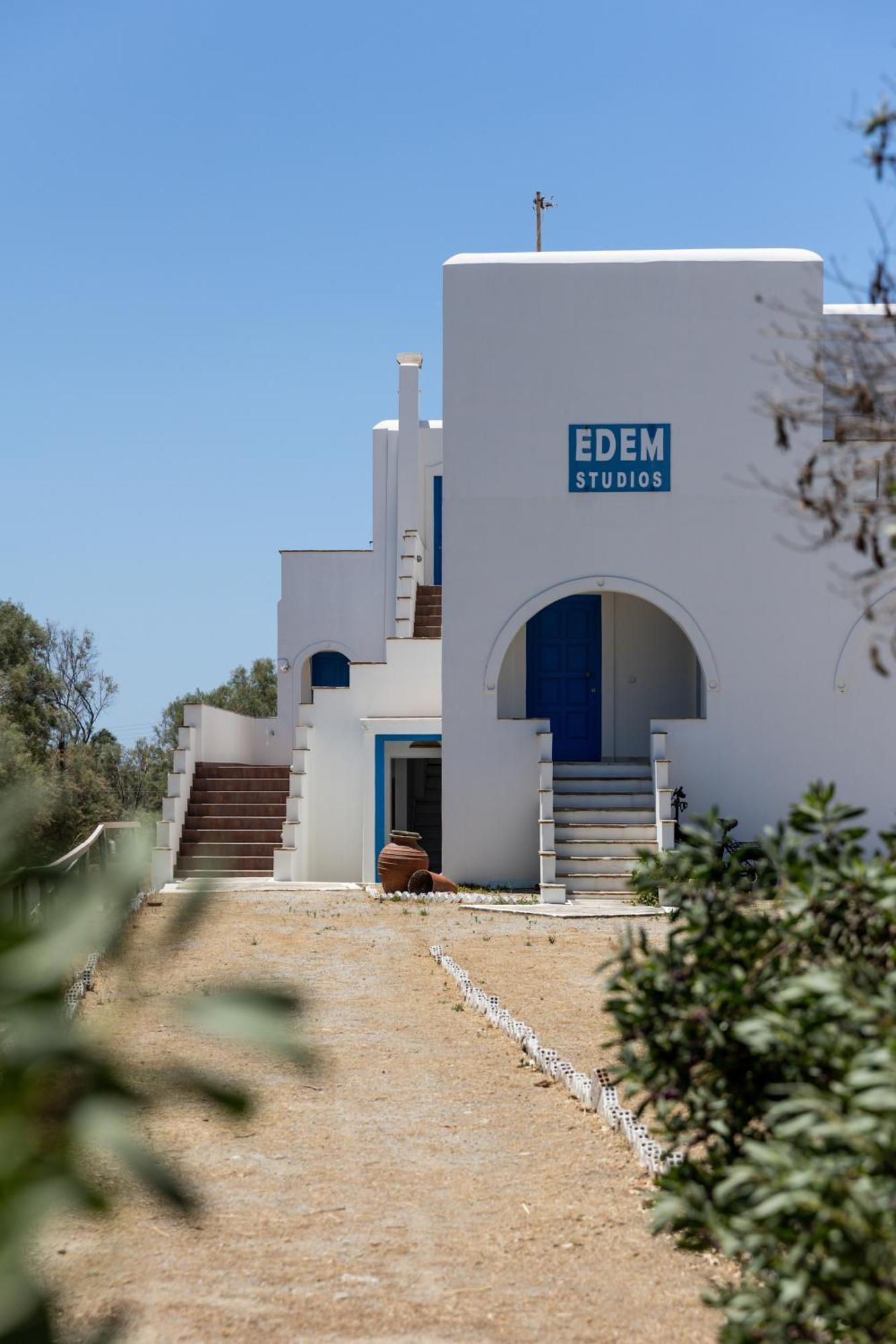 Naxos Edem Studios & Apartments Naxos City エクステリア 写真
