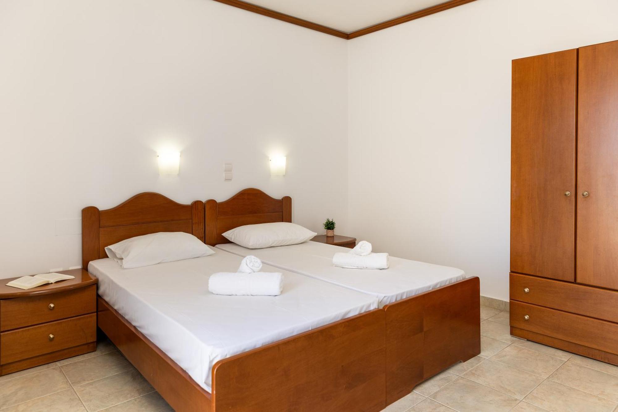 Naxos Edem Studios & Apartments Naxos City エクステリア 写真